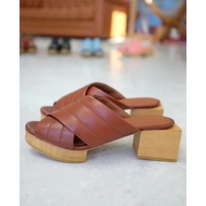Beklina Matisse Criss-Cross Platform Slides (size 6.5)